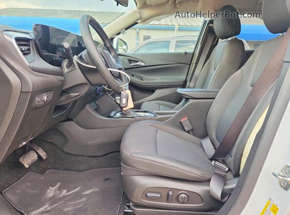 KL4AMCSL0TB009740 2026 BUICK ENCORE White Вид салону спереду