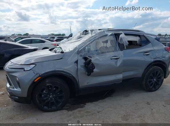 KL4AMESL5TB013875 2026 BUICK ENCORE Серый Вид спереди