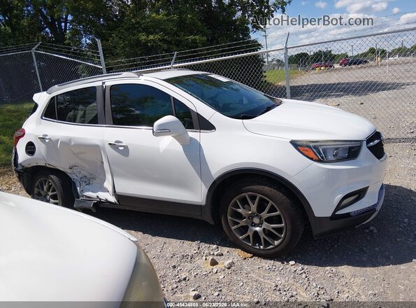 KL4CJ1SB5JB685496 2018 BUICK ENCORE White Вид задньої частини салону