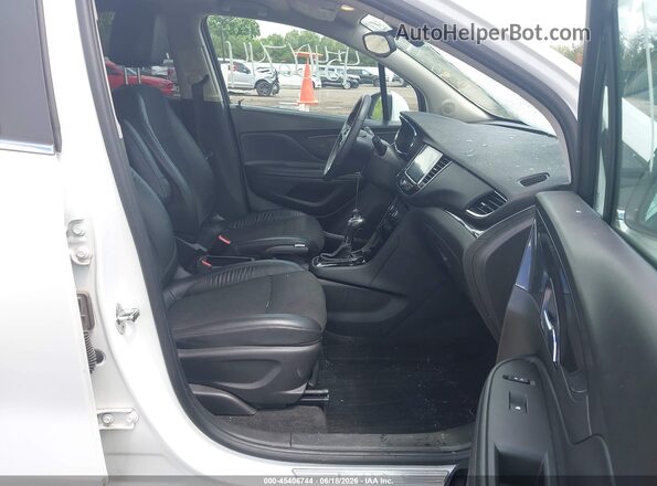 KL4CJASB2HB248341 2017 BUICK ENCORE Белый Вид салона спереди