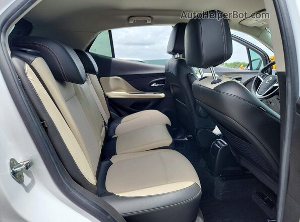 KL4CJASB2JB651970 2018 BUICK ENCORE White Vista interior trasera