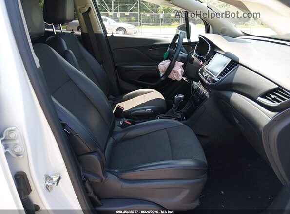KL4CJASB2KB860014 2019 BUICK ENCORE Белый Вид салона спереди