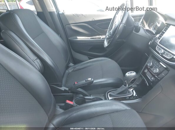 KL4CJASB7JB710138 2018 BUICK ENCORE White Вид салону спереду