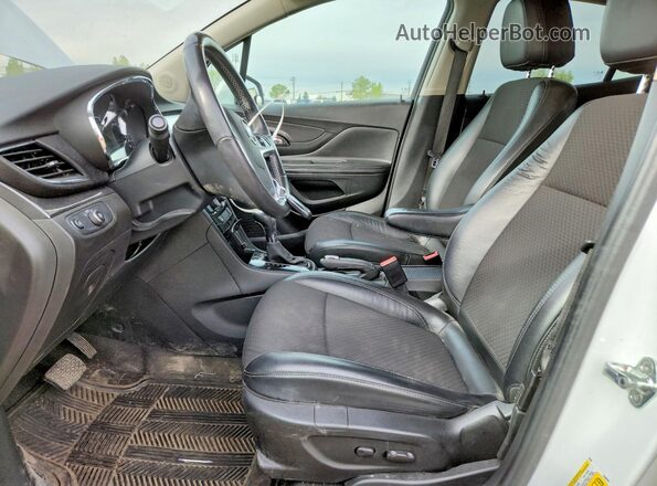 KL4CJASB8HB178974 2017 BUICK ENCORE White Вид салону спереду