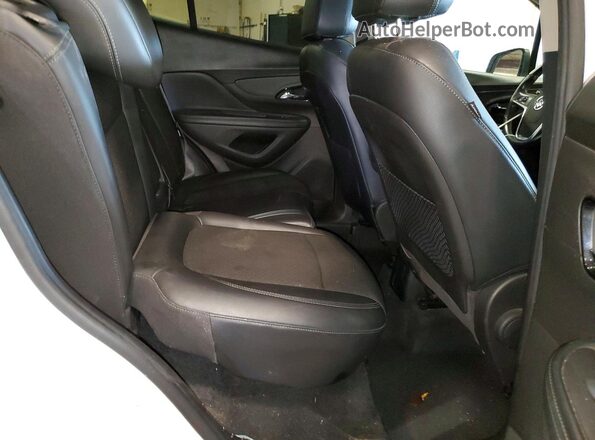 KL4CJASB9KB911993 2019 BUICK ENCORE White Widok wnętrza z tyłu