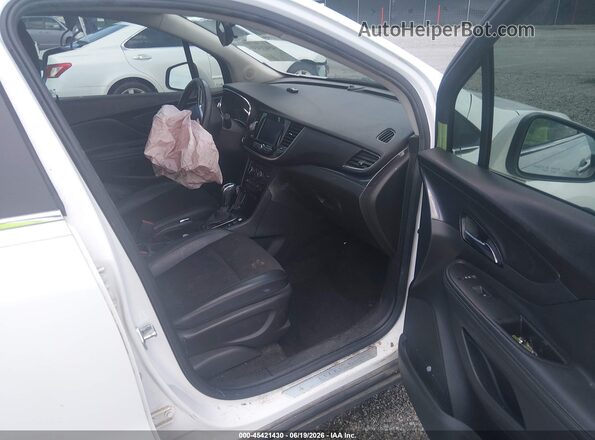 KL4CJASM7NB511324 2022 BUICK ENCORE White Widok wnętrza z przodu