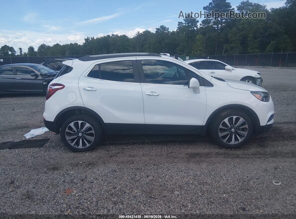 KL4CJASM7NB511324 2022 BUICK ENCORE White Widok wnętrza z tyłu