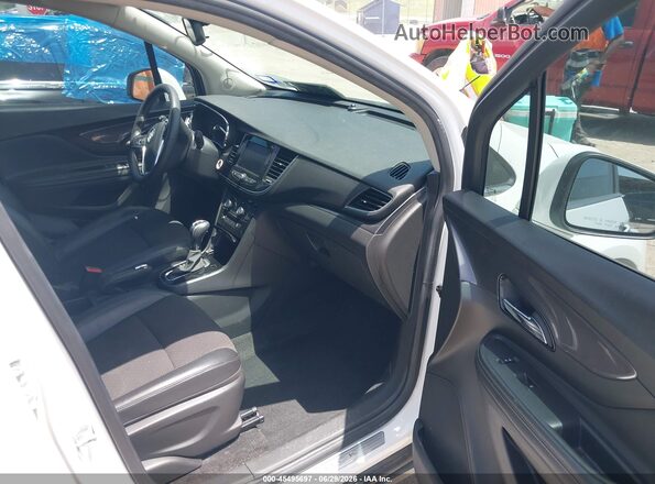 KL4CJASM9NB508215 2022 BUICK ENCORE Белый Вид салона спереди