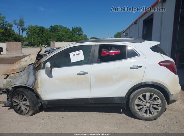 KL4CJBSB9JB575296 2018 BUICK ENCORE White Widok wnętrza z tyłu