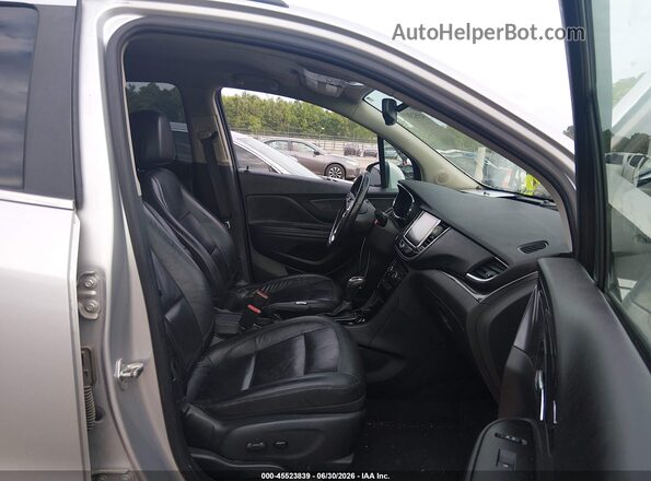 KL4CJCSB9LB035469 2020 BUICK ENCORE Silver Front interior view