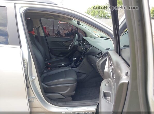 KL4CJESM4NB555160 2022 BUICK ENCORE Silver წინა სალონის ხედი