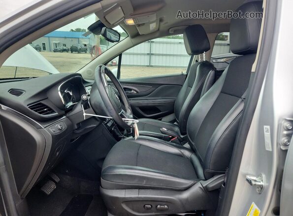 KL4CJESM5NB568418 2022 BUICK ENCORE Серебряный 