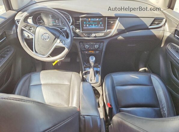 KL4CJGSB7JB537174 2018 BUICK ENCORE Silver Widok deski rozdzielczej