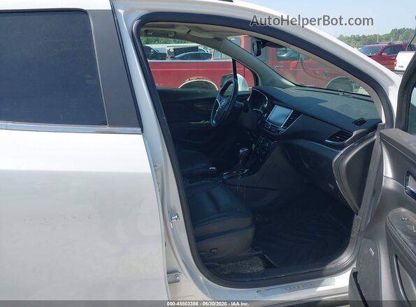 KL4CJHSB3HB098944 2017 BUICK ENCORE White Front interior view