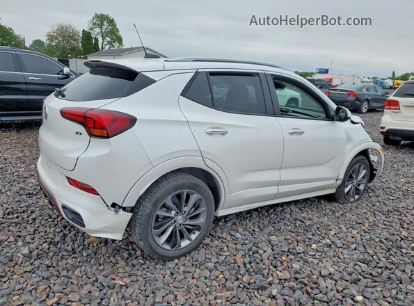 KL4MMBS25NB093054 2022 BUICK ENCORE Белый Задняя правая четверть