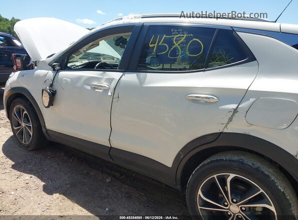 KL4MMDS22NB140939 2022 BUICK ENCORE White Դիմացի տեսք