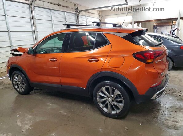 KL4MMGSL8NB045666 2022 BUICK ENCORE Orange Trasero izquierdo