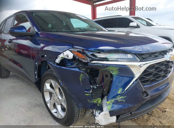 KL77LFE21RC027073 2024 CHEVROLET TRAX Blue Widok z przodu