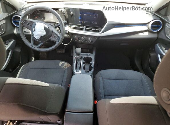 KL77LFE21RC223501 2024 CHEVROLET TRAX Silver Dashboard view