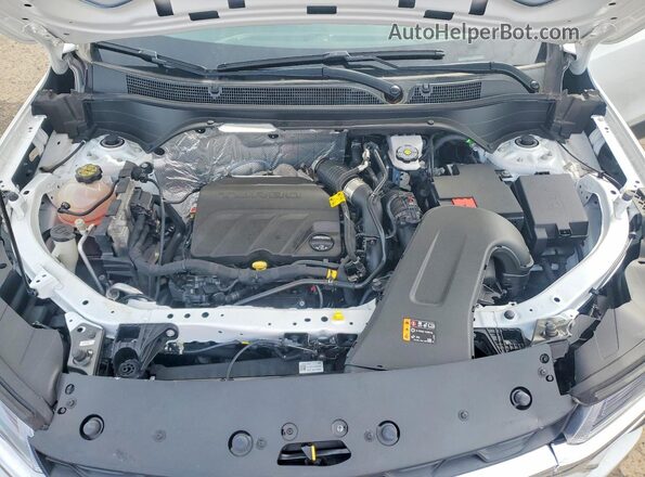 KL77LFE25RC006677 2024 CHEVROLET TRAX White Vista del compartimento del motor