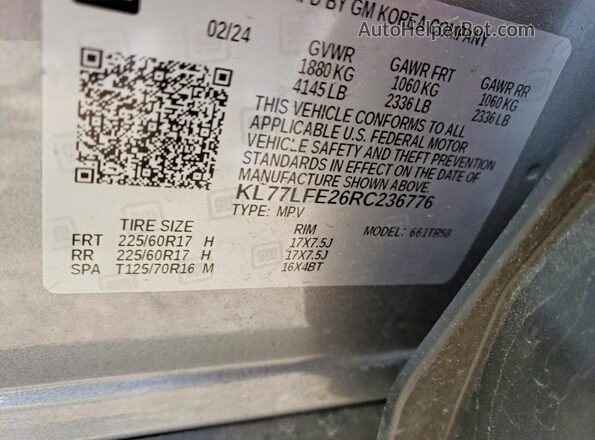 KL77LFE26RC236776 2024 CHEVROLET TRAX Silver Widok naklejki z numerem VIN