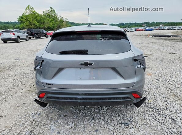 KL77LFE27RC133754 2024 CHEVROLET TRAX Charcoal Вид ззаду