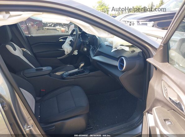 KL77LFE29RC021201 2024 CHEVROLET TRAX Gray Front interior view