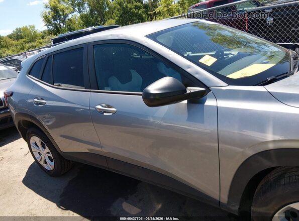 KL77LFE2XRC102286 2024 CHEVROLET TRAX Silver Вид задньої частини салону