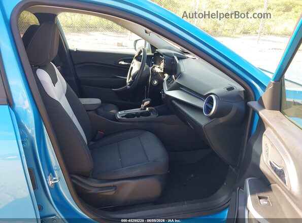 KL77LFEP0SC273887 2025 CHEVROLET TRAX Blue Vista interior delantera