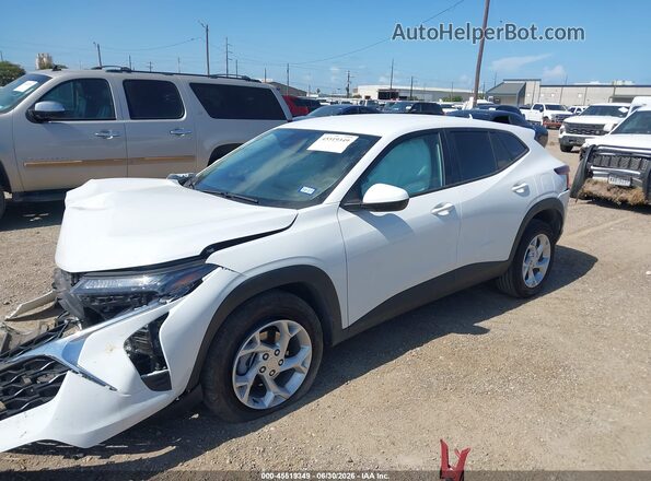 KL77LFEP0TC022028 2026 CHEVROLET TRAX Белый Передняя левая четверть