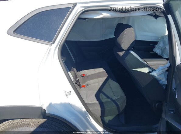 KL77LFEP0TC101196 2026 CHEVROLET TRAX White Widok naklejki z numerem VIN