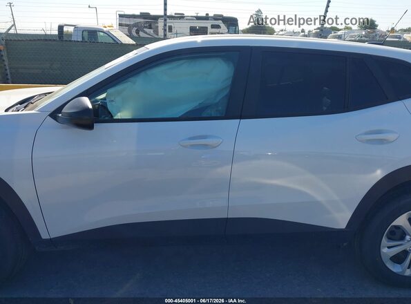 KL77LFEP0TC101196 2026 CHEVROLET TRAX White Widok wnętrza 360 stopni