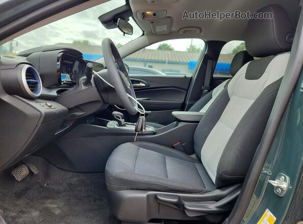 KL77LFEP1SC131225 2025 CHEVROLET TRAX Gray წინა სალონის ხედი