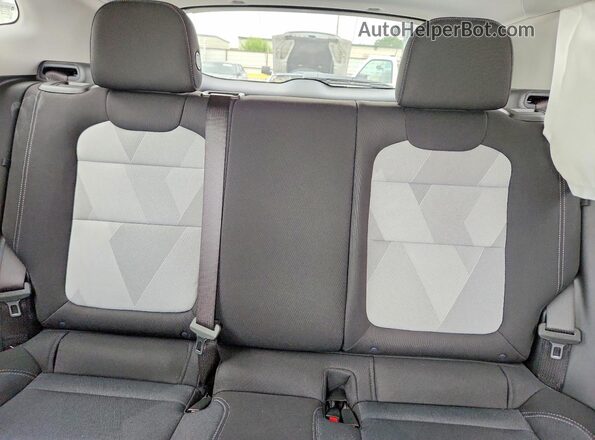 KL77LFEP2TC079542 2026 CHEVROLET TRAX Белый Вид задних сидений
