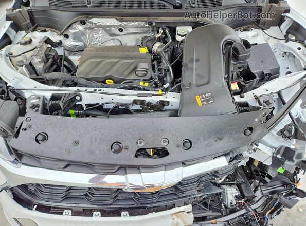 KL77LFEP2TC079542 2026 CHEVROLET TRAX Белый Вид подкапотного пространства