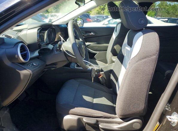 KL77LFEP3SC229902 2025 CHEVROLET TRAX Black Front interior view