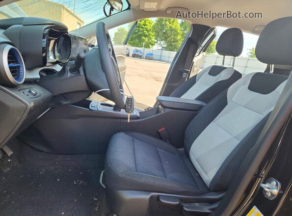 KL77LFEP3SC296595 2025 CHEVROLET TRAX Black წინა სალონის ხედი