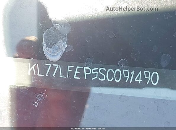 KL77LFEP5SC091490 2025 CHEVROLET TRAX Red Vista del compartimento del motor