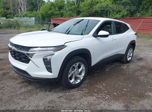 KL77LFEP5SC184039 2025 CHEVROLET TRAX White Vista tres cuartos delantera izquierda
