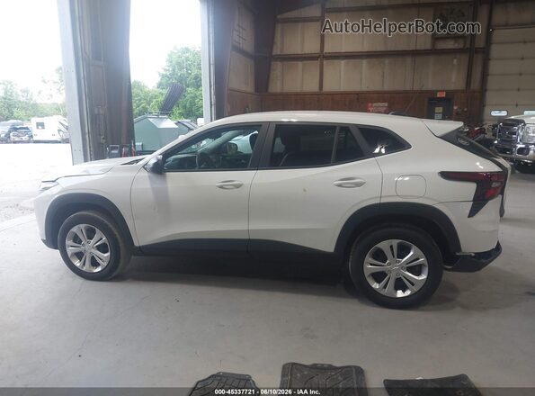 KL77LFEP6SC093572 2025 CHEVROLET TRAX White Widok wnętrza 360 stopni