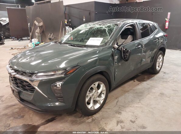 KL77LFEP6SC264272 2025 CHEVROLET TRAX Gray წინა მარცხენა ხედი სამი მეოთხედიდან