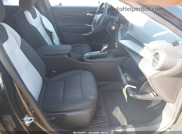 KL77LFEP7SC161054 2025 CHEVROLET TRAX Black წინა სალონის ხედი