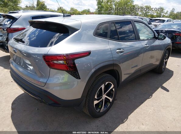 KL77LGE20RC157660 2024 CHEVROLET TRAX Серебряный Задняя правая четверть