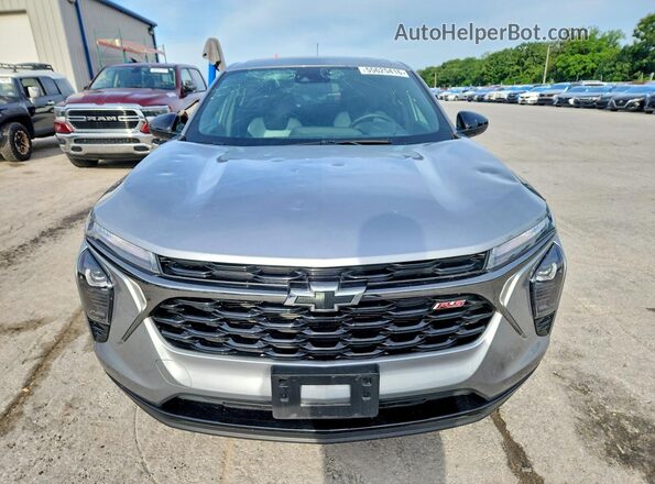 KL77LGE21RC245584 2024 CHEVROLET TRAX Gray წინა ხედი