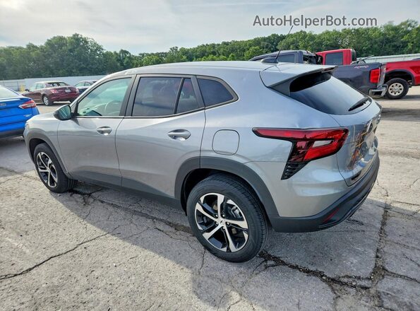 KL77LGE21RC245584 2024 CHEVROLET TRAX Gray უკანა მარცხენა