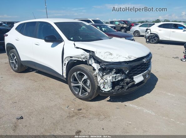 KL77LGE22RC070388 2024 CHEVROLET TRAX White Widok z przodu