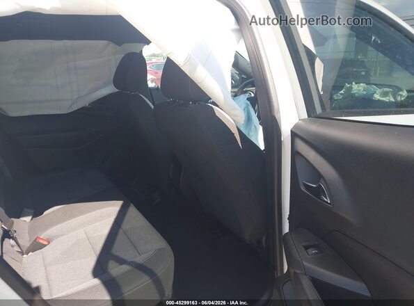 KL77LGE22RC070388 2024 CHEVROLET TRAX White Widok naklejki z numerem VIN