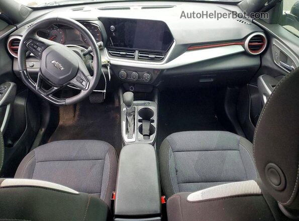KL77LGE22RC070746 2024 CHEVROLET TRAX Silver Dashboard view