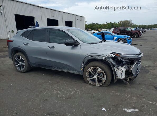 KL77LGE22RC070746 2024 CHEVROLET TRAX Silver Front right