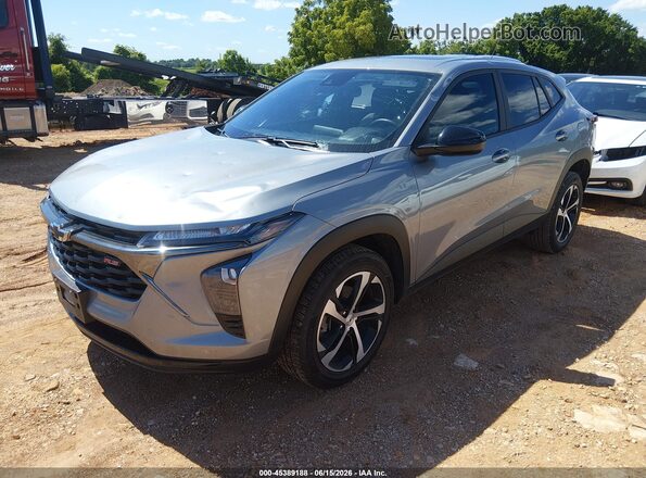KL77LGE22RC093489 2024 CHEVROLET TRAX Gray Vista tres cuartos delantera izquierda